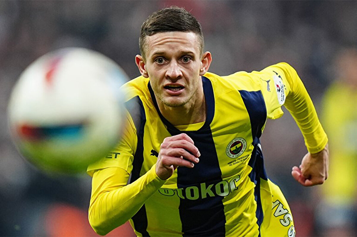 Mourinho'nun "Elimde 3 tane Szymanski olsa hepsini oynatırım" ifadelerini kullandığı Szymanski'nin bonservis bedeli de belli oldu.<br>