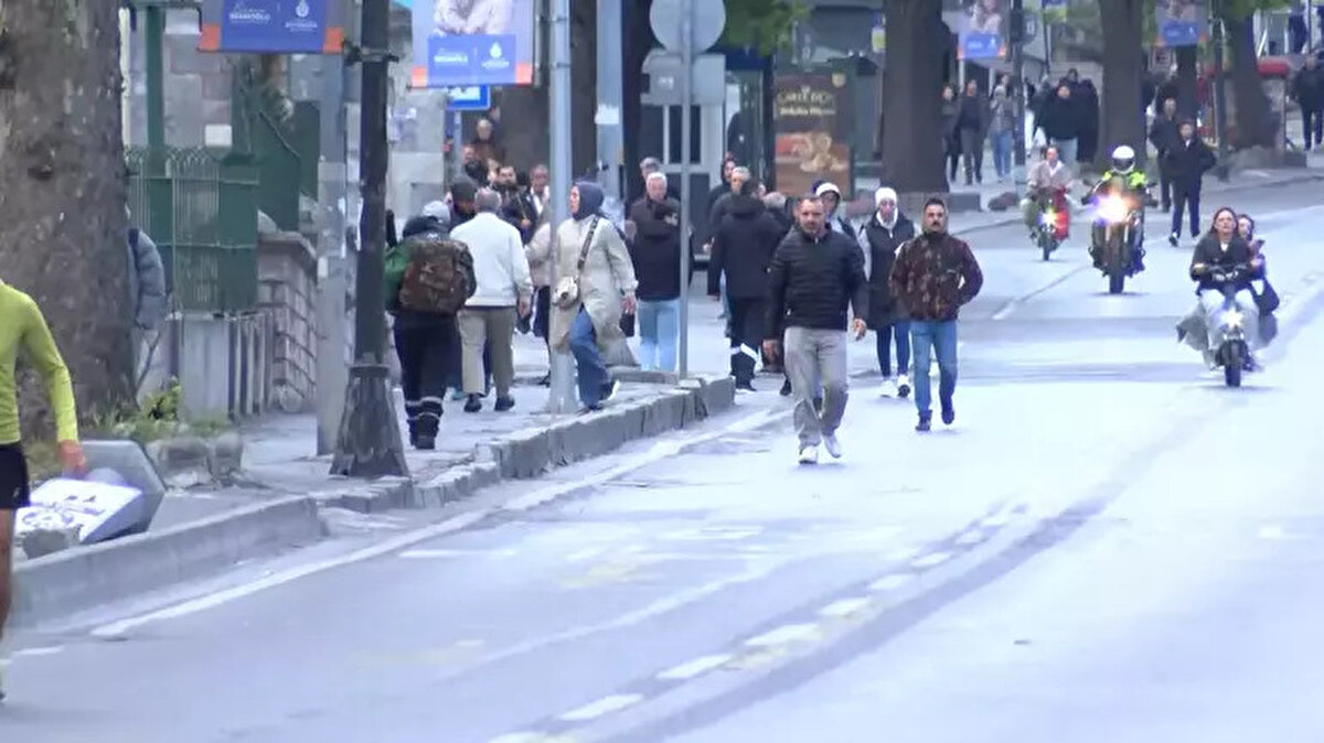 M2 Yenikapı-Seyrantepe-Hacıosman metro hattının Vezneciler, Haliç, Taksim Meydan, Şişhane, Osmanbey, Mecidiyeköy, Gayrettepe Zincirlikuyu metro (tüm giriş ve çıkış noktaları dahil), M11 Gayrettepe-İstanbul Havalimanı metro hattının Gayrettepe metro durağı, M7 İstoç-Yıldız metro hattının Kağıthane-Yıldız arası tüm metro (tüm giriş ve çıkış noktaları dahil) duraklarında seferler durduruldu.