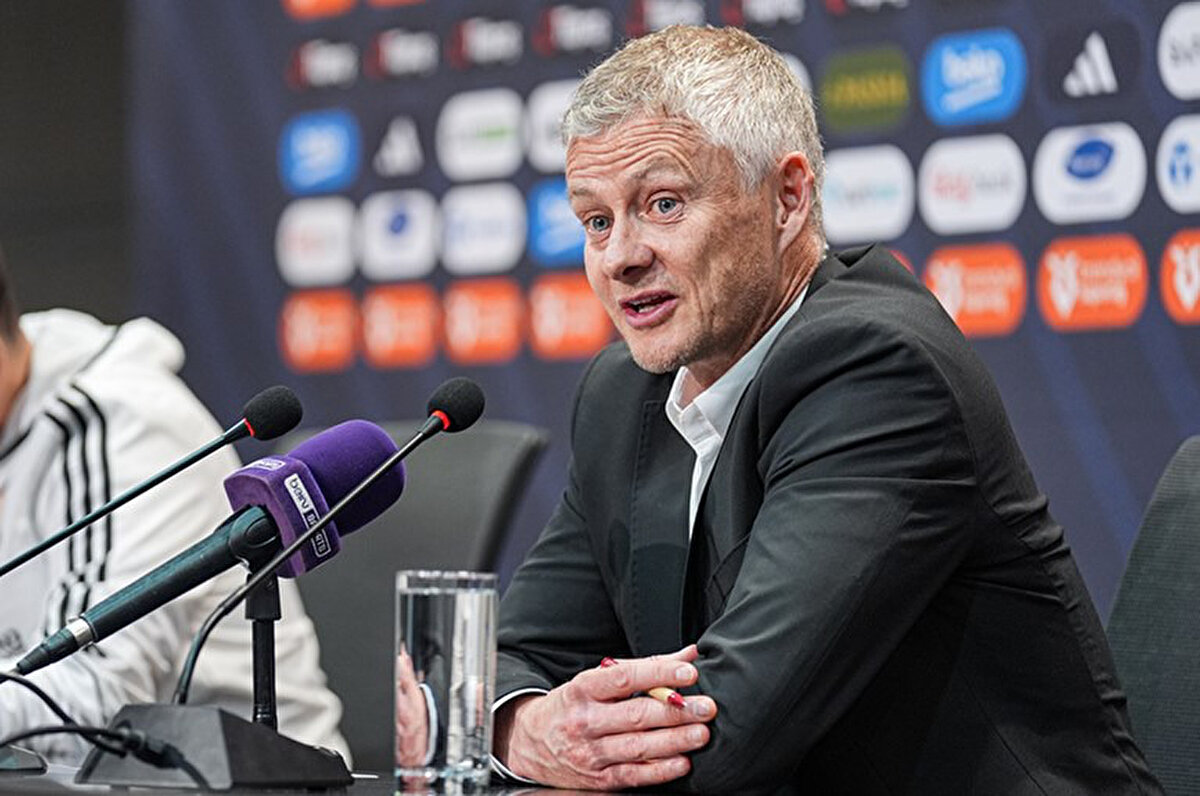 Beşiktaş'ta ise teknik direktör Ole Gunnar Solskjaer, Galatasaray derbisindeki gibi bir oyun planıyla sahada olabilir. <br>