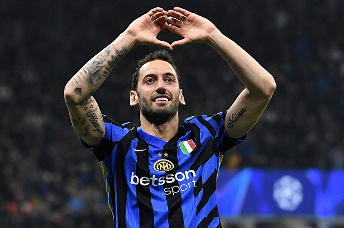 Hakan Çalhanoğlu'nun paylaşımı taraftarından büyük ilgi görürken kısa sürede 150 binin üzerinde beğeni aldı.<br>