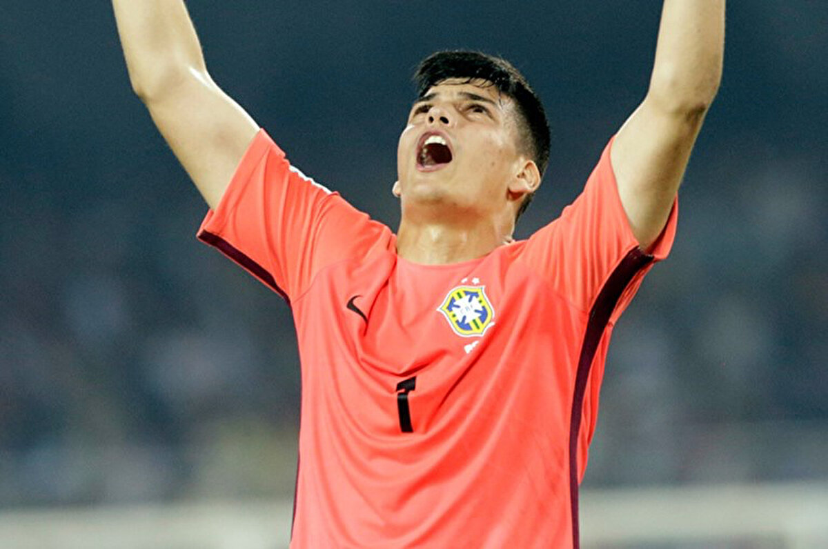 Cruzeiro altyapısından yetişen Brazao, Ocak 2019'da 6 milyon Euro bonservis bedeliyle Parma'ya transfer olduktan 6 ay sonra 6.3 milyon Euro'ya Inter'e imza attı.