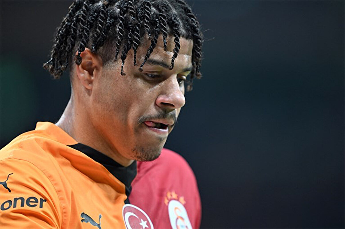 Haberde ayrıca Gabriel Sara'nın Premier Lig ekiplerinin gündemine gelmesinin Galatasaraylı yöneticiler için sürpriz olmadığı ifade edildi.<br>