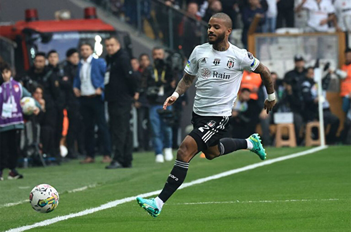 Rosier, YouTube'da yayınlanan Histoires de Foot Podcast'e konuk olurken Beşiktaş'a transfer süreciyle ilgili, "Biraz isteksizdim çünkü Türkiye'yi bilmiyordum. Beşiktaş'ın büyük bir kulüp olduğunu biliyordum ama Türkiye hakkında fikrim yoktu, ligi tanımıyordum. Beşiktaş büyük bir kulüptü  ama ligi öğreniyordum. Sonunda imzayı attım ama teknik direktör beni istemiyordu. Beni isteyen kulüp başkanıydı. Türkiye^ye transfer olan yabancı futbolcular genellikle tanınan isimlerdi ve ben tanınmıyordum. Teknik direktör başta beni istememişti. O Türkiye'nin Zidane'ı gibi." açıklamasında bulundu.<br>