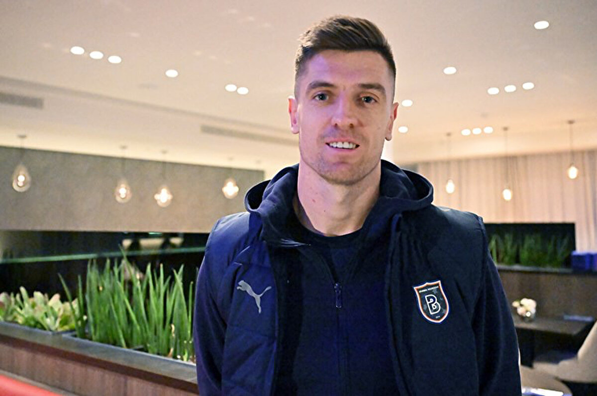 Başakşehir'in Temmuz 2023'te Hertha Berlin'den renklerine bağladığı Krzysztof Piatek, Katar yolcusu.<br>