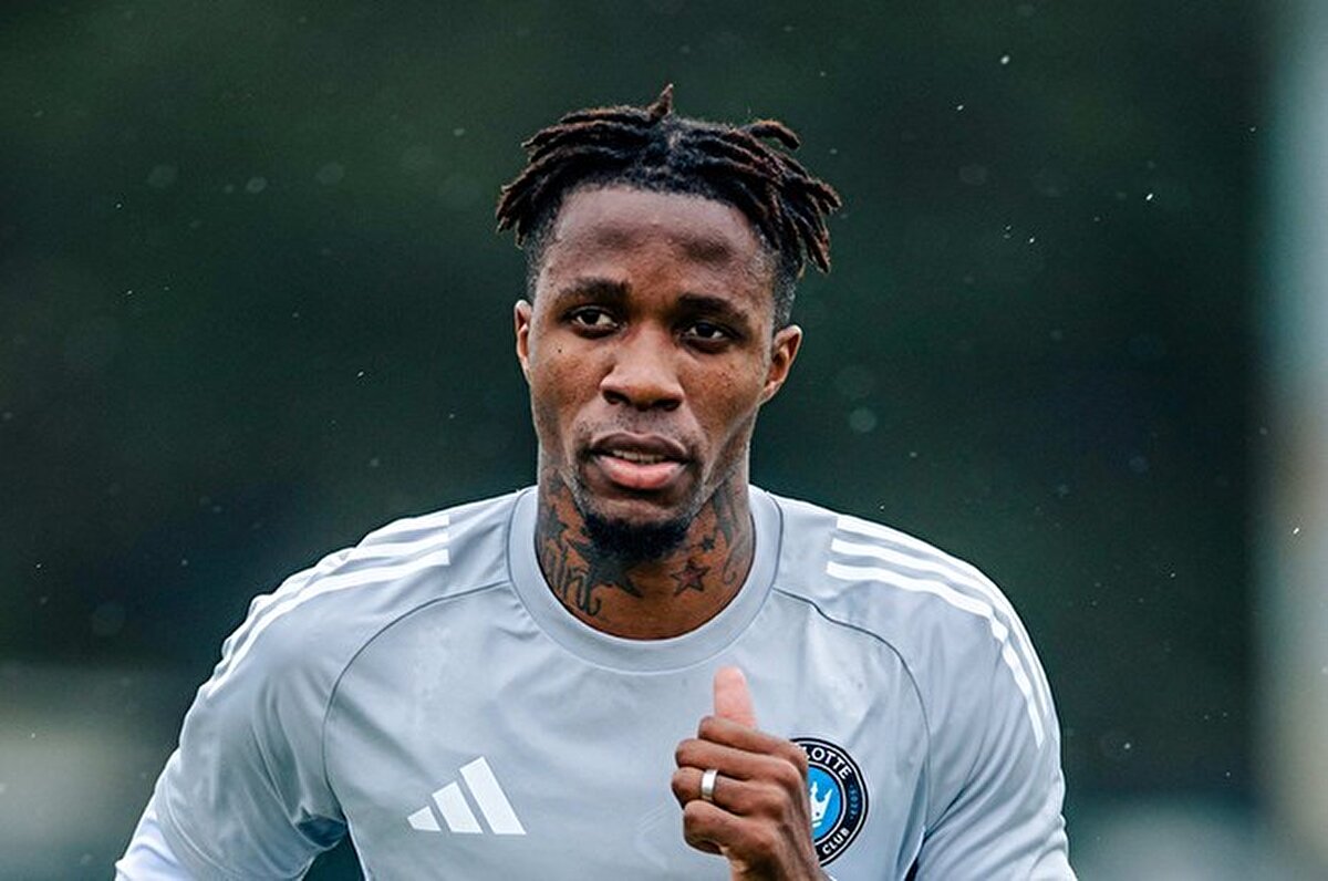 Sezon başında Lyon'a kiralanan Wilfried Zaha devre arasında MLS ekiplerinden Charlotte FC'nin yolunu tuttu.
