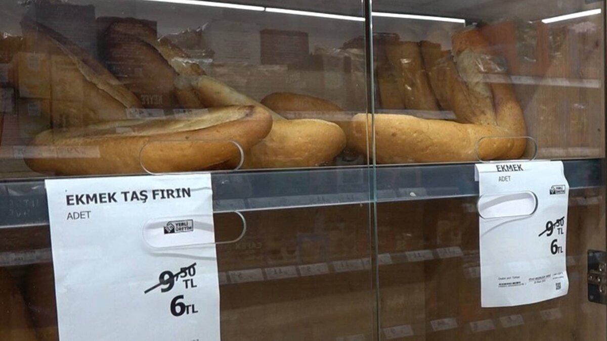 Ekmek rekabeti yapan marketlerin bu fiyatları ne zamana kadar sürdüreceği ise vatandaşlar tarafından merak konusu haline geldi.