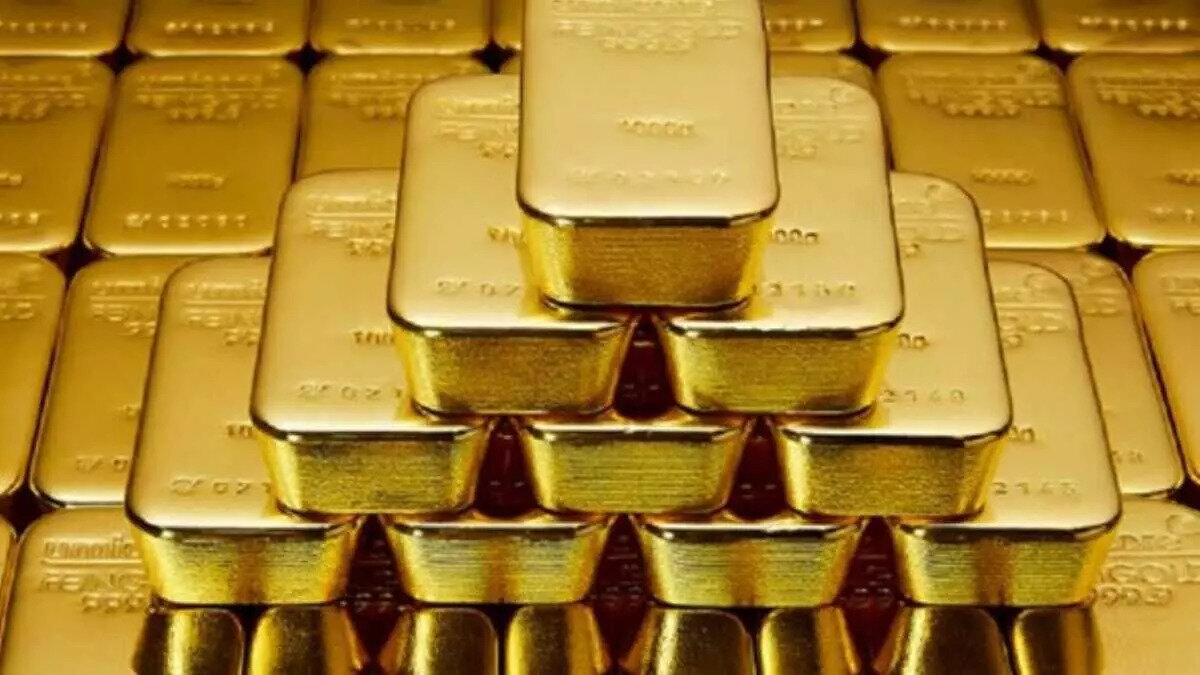 Son bir yıldaki yükseliş ise daha dikkat çekici: 2.303,83 dolardan 3.252,45 dolara çıkan ons altın, bu süreçte yüzde 41,18 değer kazandı.