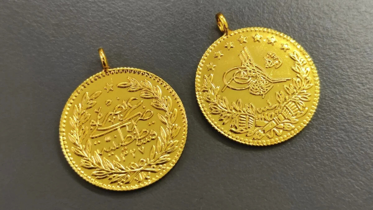 Cumhuriyet altını<br><br>Alış: 26.548<br>Satış: 26.768