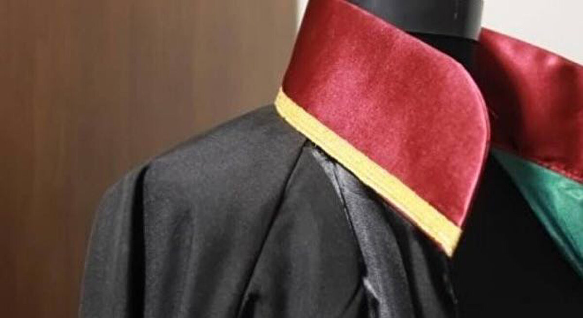 Mahkemenin yalnızca Abdülhamid'in mirasçılarını tespit edebileceğini söyleyen Yüksel, "Mahkeme Abdülhamid'ten kalan gayrimenkullerle ilgili miras konusu mallarla ilgili herhangi bir karar veremez." ifadelerini kullandı.<br>