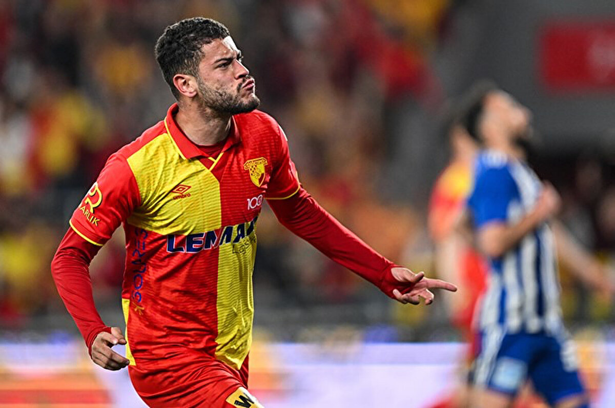 Romulo için Göztepe ile ilk görüşmesini gerçekleştiren Trabzonspor, Onuachu ve Banza'nın durumuna göre süreci hızlandırabilir.<br>