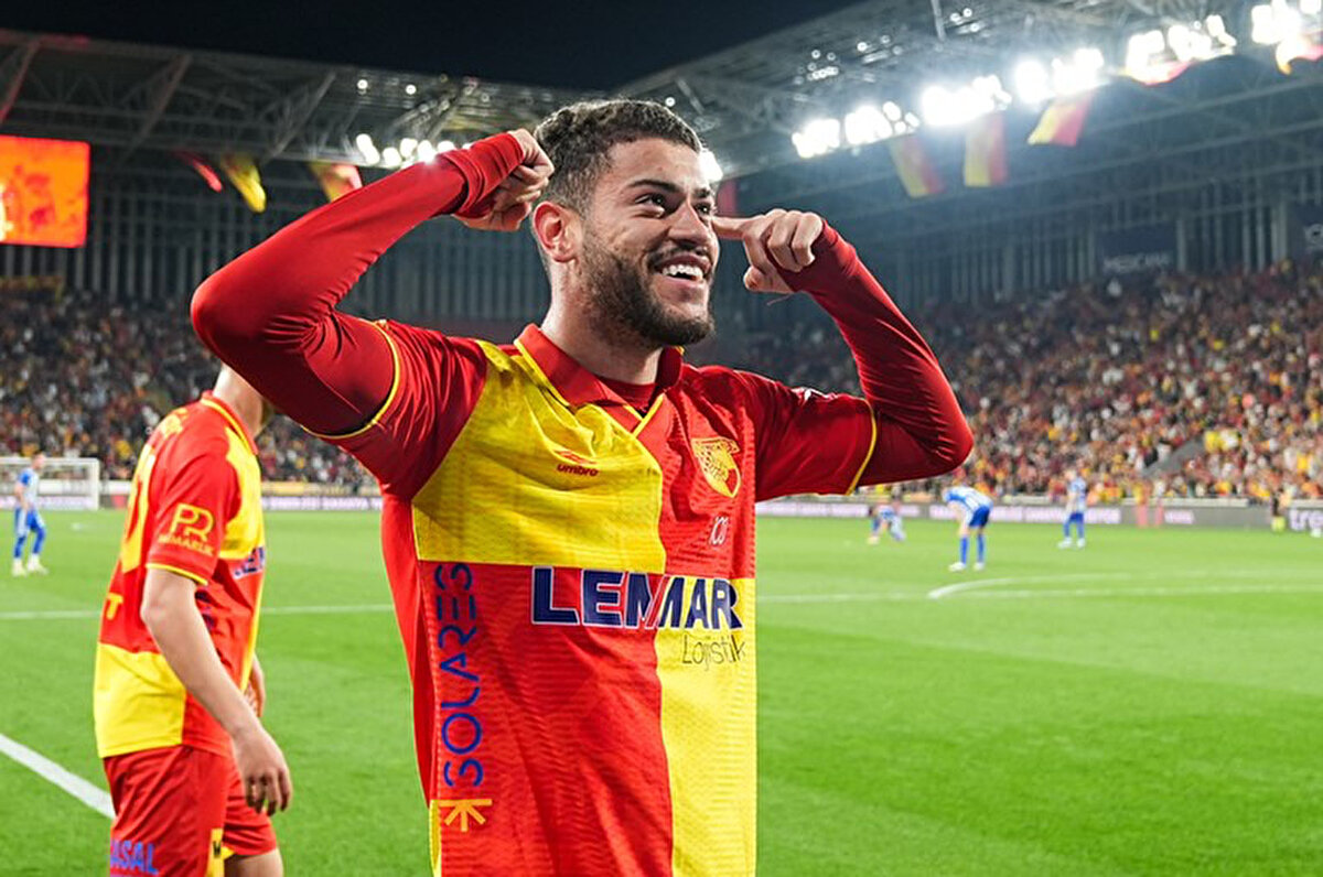 Paul Onuachu'nun bonservisini alıp Banza'yı da takımda tutmayı planlayan Trabzonspor, Sabah'ın haberine göre alternatif listesine Romulo'yu da ekledi.<br>