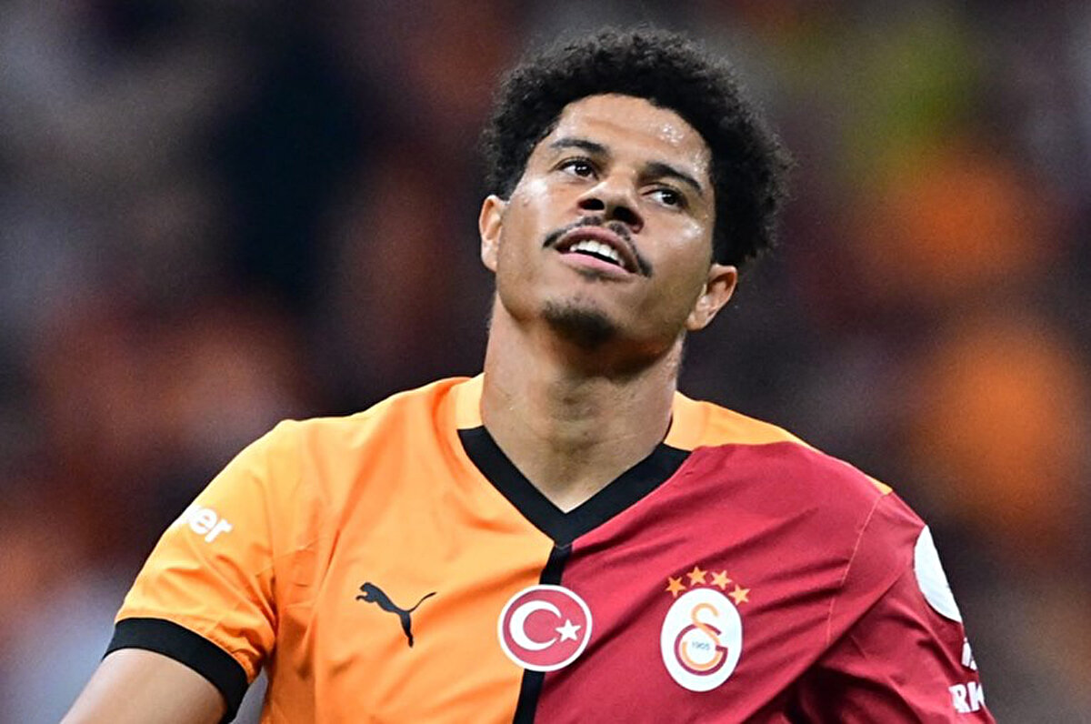 Galatasaray'ın sezon başında 18 milyon euroluk rekor bedelle Norwich City'den kadrosuna kattığı Gabriel Sara için çarpıcı bir transfer iddiası daha geldi.<br>