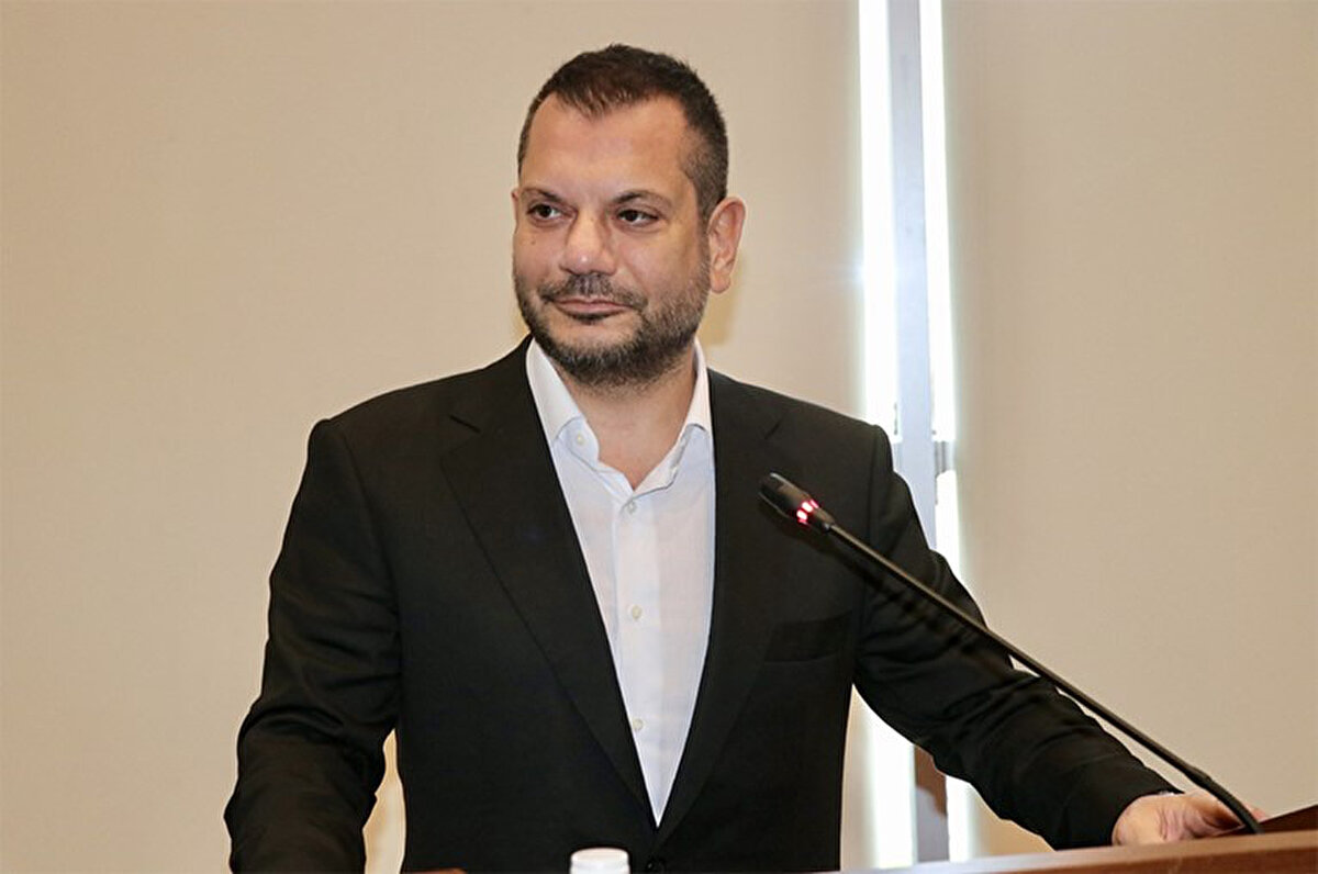 İlk geldiğimizde yaptığımız bedelli sermaye arttırımlarıyla şunu söylemiştik bu Bankalar Birliği borcundan çıkmamız gerekiyor. İlk çıkan kulüp biz olduk. Bizden sonra çıkacaklarını söyleyen kulüpleri bekliyoruz, inşallah onlar da çıkacaklar.<br><br>