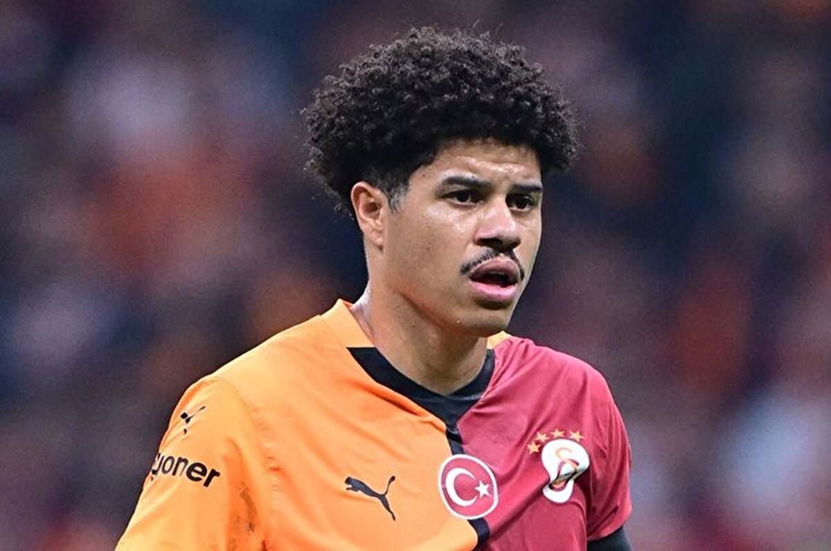 3 FUTBOLCU SINIRDA | Galatasaray'da 3 futbolcu, Net Global Sivasspor müsabakası öncesinde sarı kart ceza sınırında bulunuyor. Victor Osimhen, Davinson Sanchez ve Gabriel Sara, Sivasspor karşısında sarı kart görmeleri durumunda 35. haftadaki Trabzonspor maçında oynayamayacak.