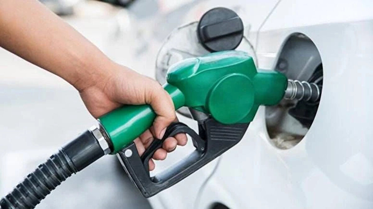Brent petrol fiyatlarındaki dalgalanma, benzin ve motorin fiyatlarında da indirim ve zam haberlerini beraberinde getiriyor.