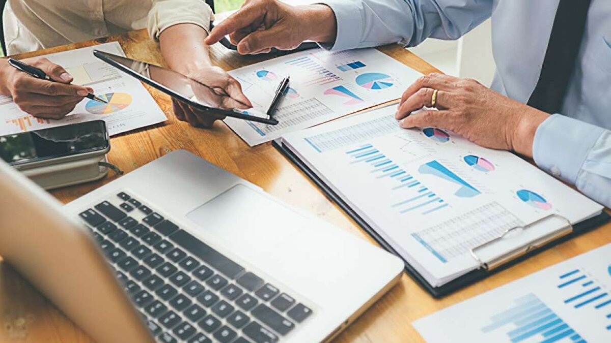 Sektör endeksleri içinde haftalık bazda en çok değer kazanan endeks, yüzde 4,88 ile finansal kiralama faktoring olurken, en çok değer kaybeden endeks de yüzde 5,62 ile madencilik oldu.