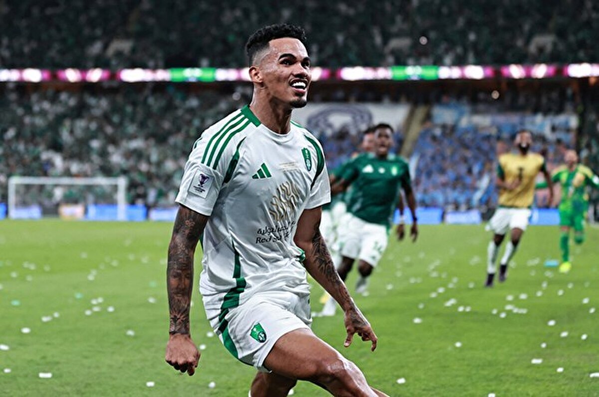 Al Ahli ilk yarıda attığı gollerle maçı kazandı.