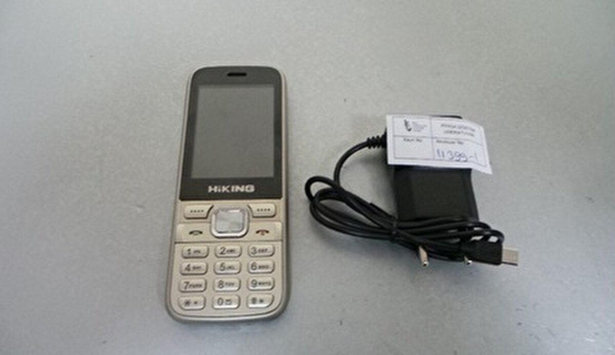 Aynı markanın farklı cihazları da listede<br><br>Simtel firmasının Hiking markasına ait tuşlu telefon modeli de aynı gerekçeyle yasaklandı. Aynı firmanın Hiking X11 ve Dijitsu markalı modellerinde de benzer sorunlar tespit edildi. Bu ürünlerin de piyasadan toplatılmasına karar verildi.