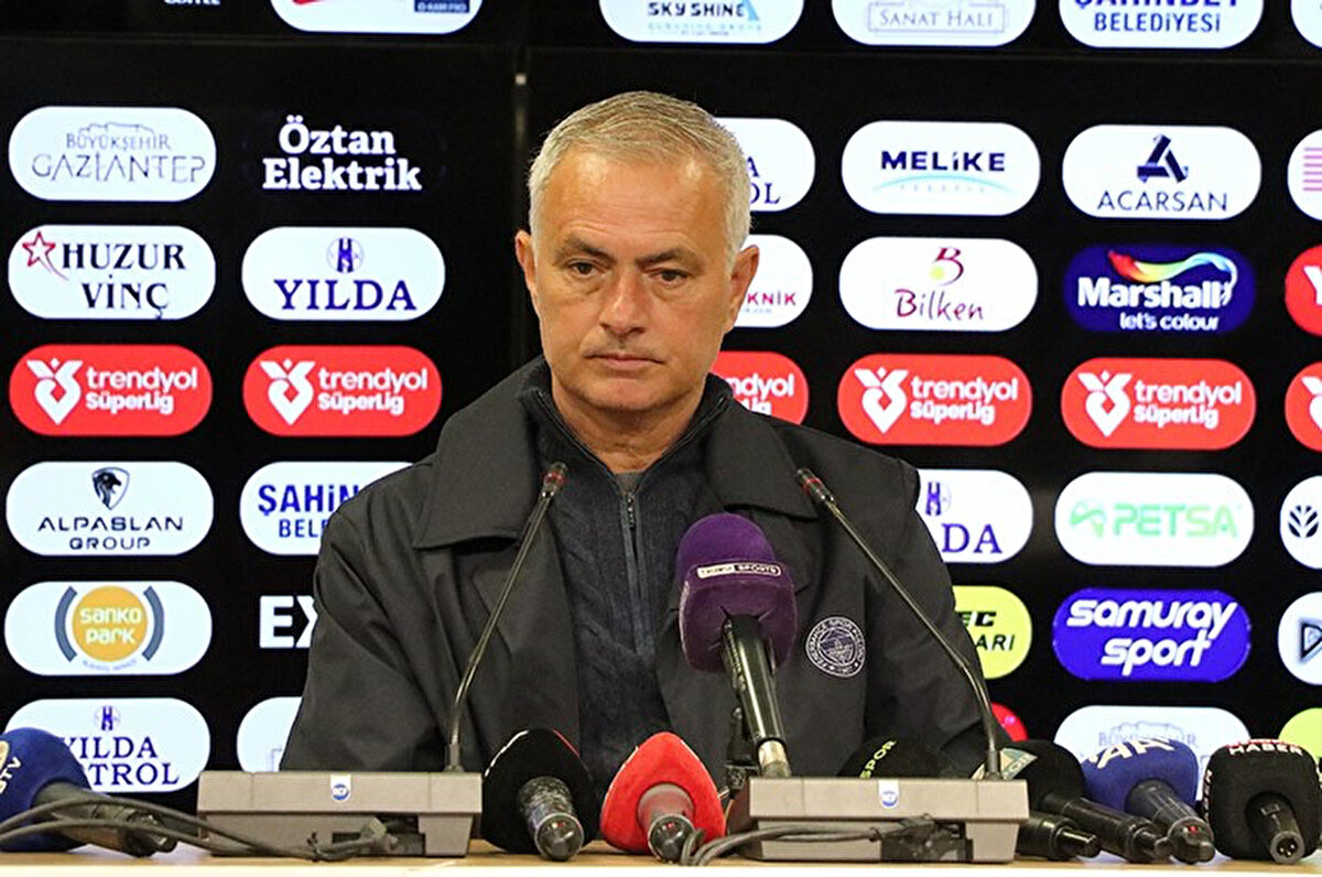 Sabah Gazetesi'nde yer alan habere göre; Portekiz Futbol Federasyonu Başkanı Pedro Proença, Portekiz Milli Takımı'nın başına Jose Mourinho'yu getirmek istiyor.<br>