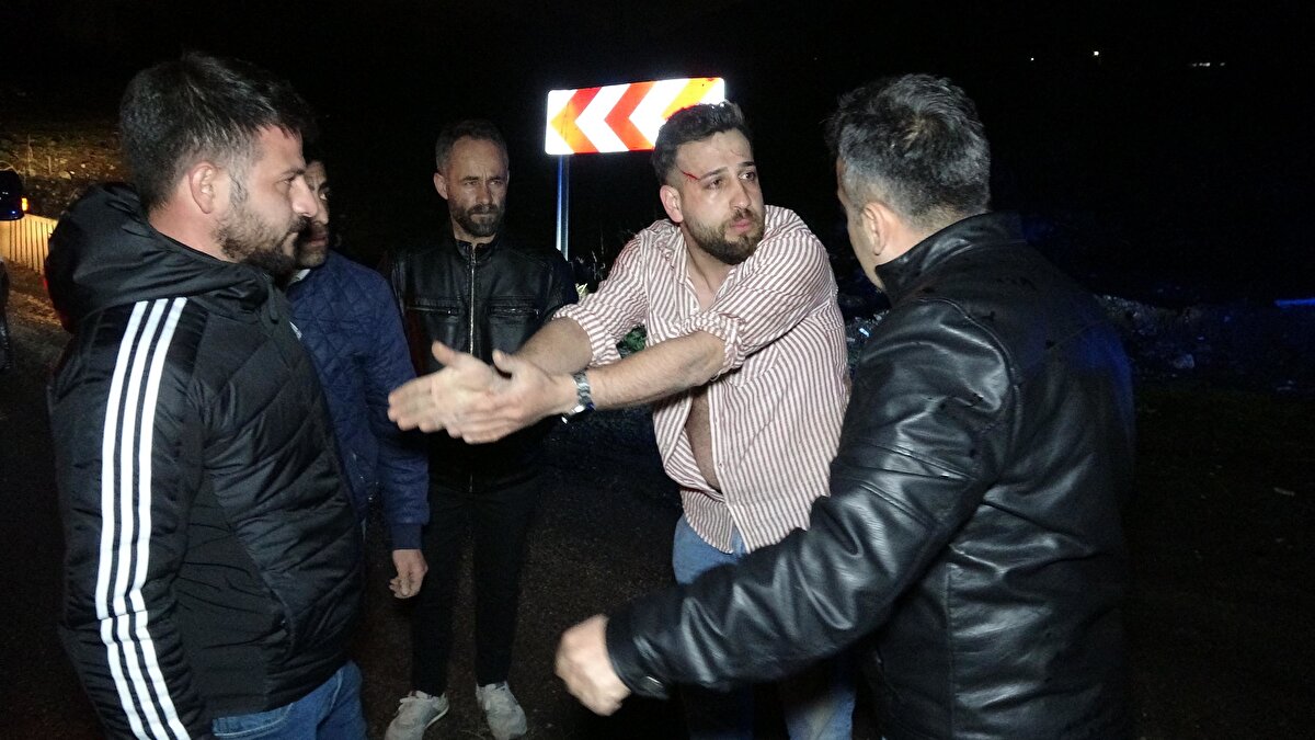 Kaza, saat 21.15 sıralarında Palandöken ilçesinde meydana geldi. Hüseyin Avni Ulaş Mahallesi Tuzcu Küme Evler yolu üzerinde seyreden Furkan K. yönetimindeki 71 EK 177 plakalı otomobil, karanlık nedeniyle sürücüsünün yolu karıştırması sonucu kontrolden çıkarak 5 metreden dereye düşüp ters döndü. Kazayı görenlerin ihbarı üzerine bölgeye sağlık, itfaiye ve polis ekipleri sevk edildi.