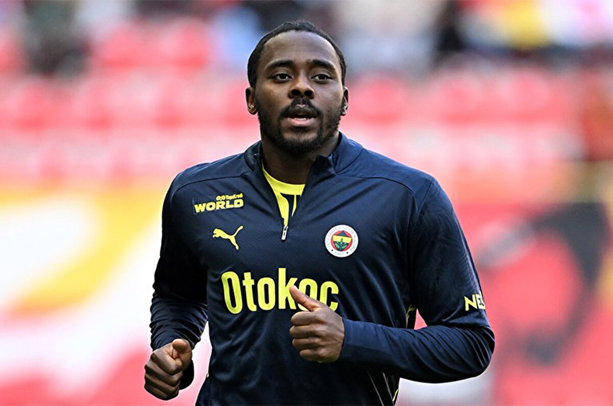 Habere göre Crystal Palace, Osayi-Samuel'e Fenerbahçe'den kazandığı yıllık maaşın yüzde 50 fazlasını önerdi ve oyuncuya 4 senelik sözleşme teklif etti.<br>