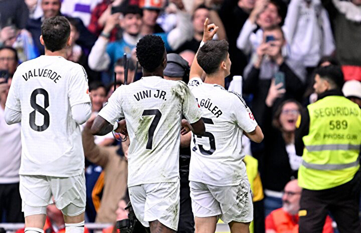 Takım arkadaşları golün ardından Arda Güler'i tebrik ederken bir ismin görüntüsü dikkati çekti.<br><br>