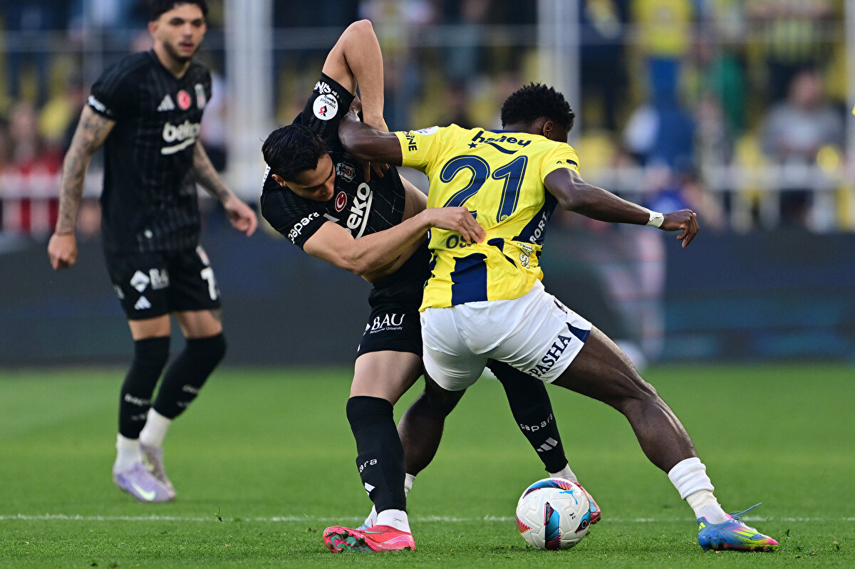 Fenerbahçe havlu attı<br><br>Beşiktaş bu sonuçla birlikte 55 puana yükselerek üçüncülük yarışında önemli bir 3 puan aldı. Fenerbahçe ise 74 puanda kalarak bitime 4 hafta kala Galatasaray'ın 8 puan gerisine düştü. 