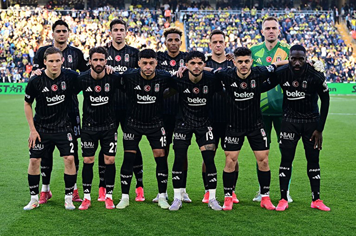 "Her maçın kendi hayatı var. Bugün Fenerbahçe için işleri zorlaştırmak istedik. Bu hafta iyi bir antrenman geçirip, Adana maçına çıkmak istiyoruz. Benim işim bu. Eğer antrenmanımızı iyi yaparsak, maçları da iyi oynarız. Ve oyuncularım kesinlikle çok iyi hazırlanıyor son zamanlarda."<br>