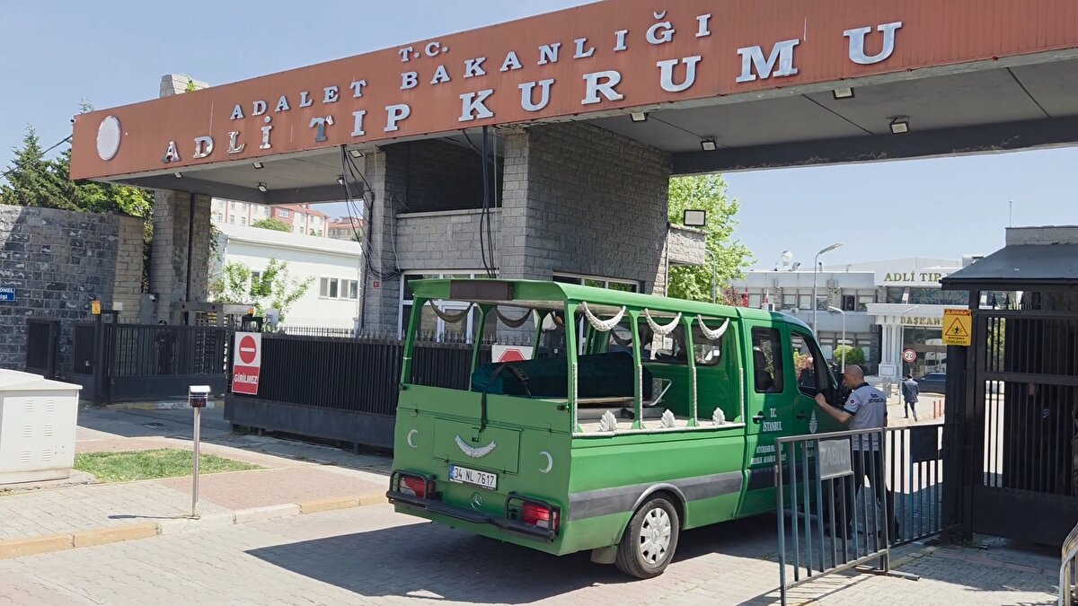 Olay yeri inceleme ekiplerinin çalışmalarının ardından Aksu'nun cenazesi Adli Tıp Kurumu'na kaldırılırken eski eşi Rüstem Elibol ve 3 arkadaşı polis ekiplerince yakalanarak gözaltına alındı.