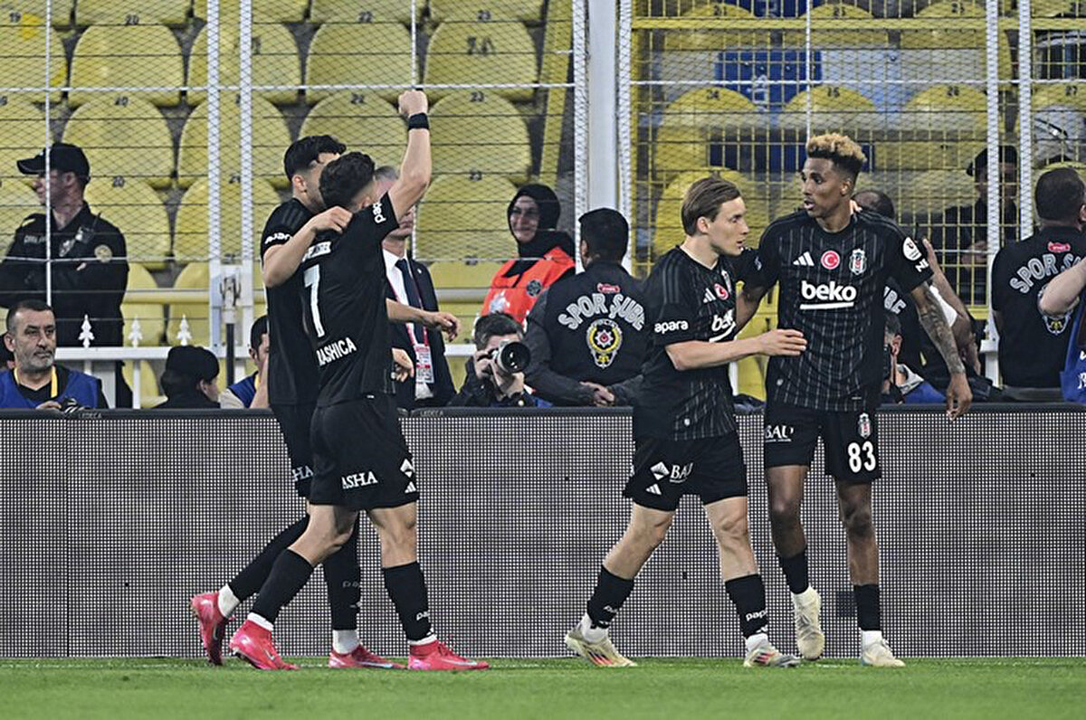 Rakibinin şampiyonluk hayallerini mucizlere bırakan Beşiktaş, ligde 3. olma yolunda da kritik bir galibiyet elde etti.<br>