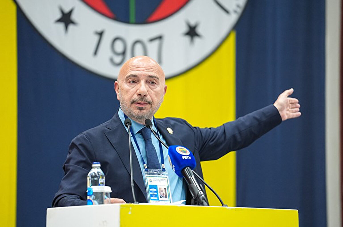 Fenerbahçe Yüksek Divan Kurulu toplantısında başkan adaylığını açıklayan Hakan Bilal Kutlualp, sarı lacivertli takımın Beşiktaş'a 1-0 yenilerek şampiyonluk yarışına havlu atmasının ardından sosyal medya hesabından bir paylaşım yaptı.<br>