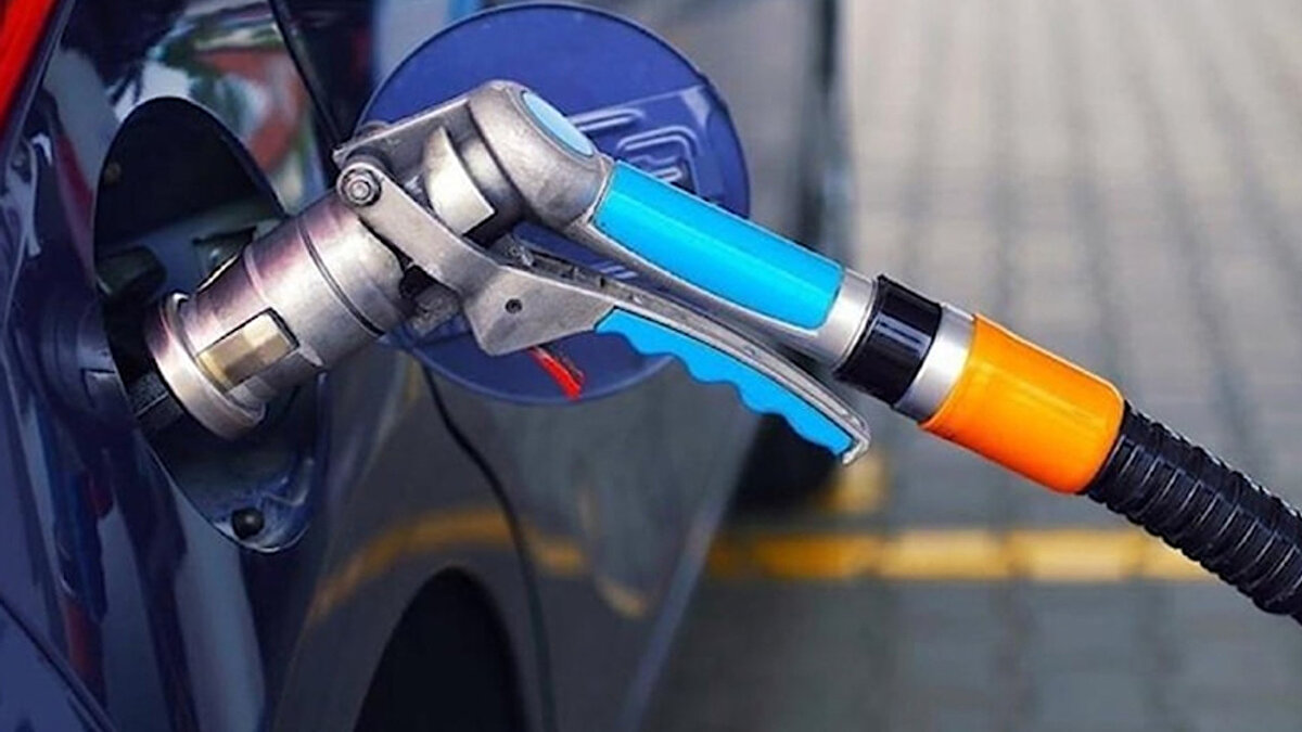 İndirimli fiyatlar bu gece yarısından itibaren tabelalara yansıyacak.