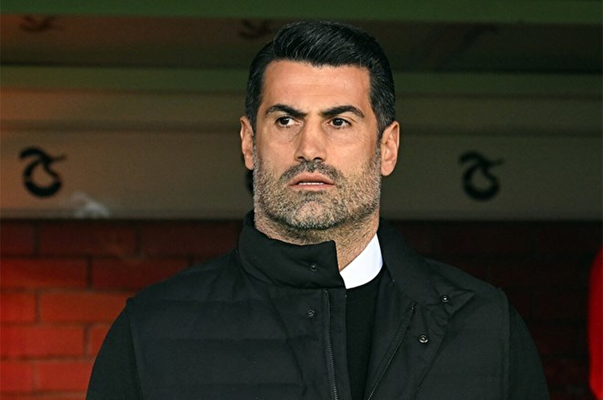 "İstediğin her oyuncu alınmış, imkanlar verilmiş, neyde zorlanıyorsun? Mourinho'nun büyük bir tazminatı olduğunu biliyoruz, bu parayı Fenerbahçe kulübüne ödettirmeyin."