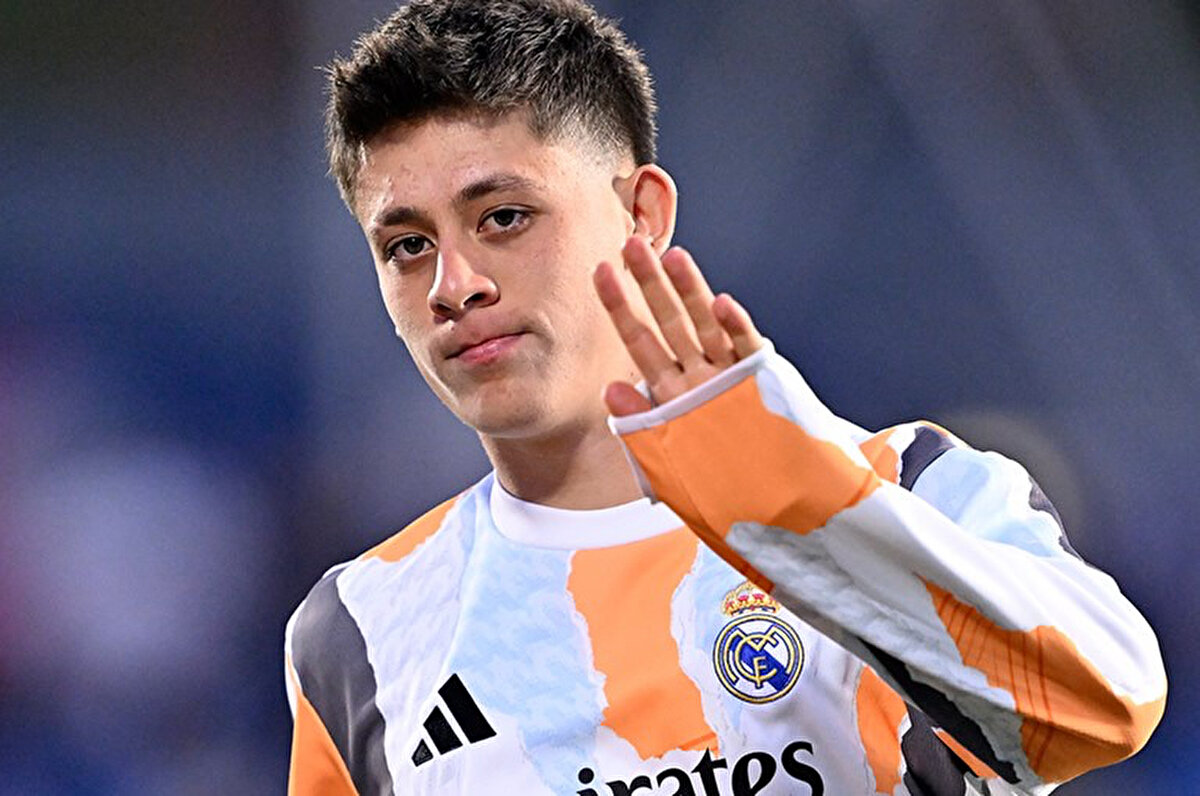 Ancelotti kesin bir açıklamada bulunmadı ancak İspanyol basınında Arda Güler'in Barcelona karşısında ilk 11'de başlayacağı ifade edildi.<br>