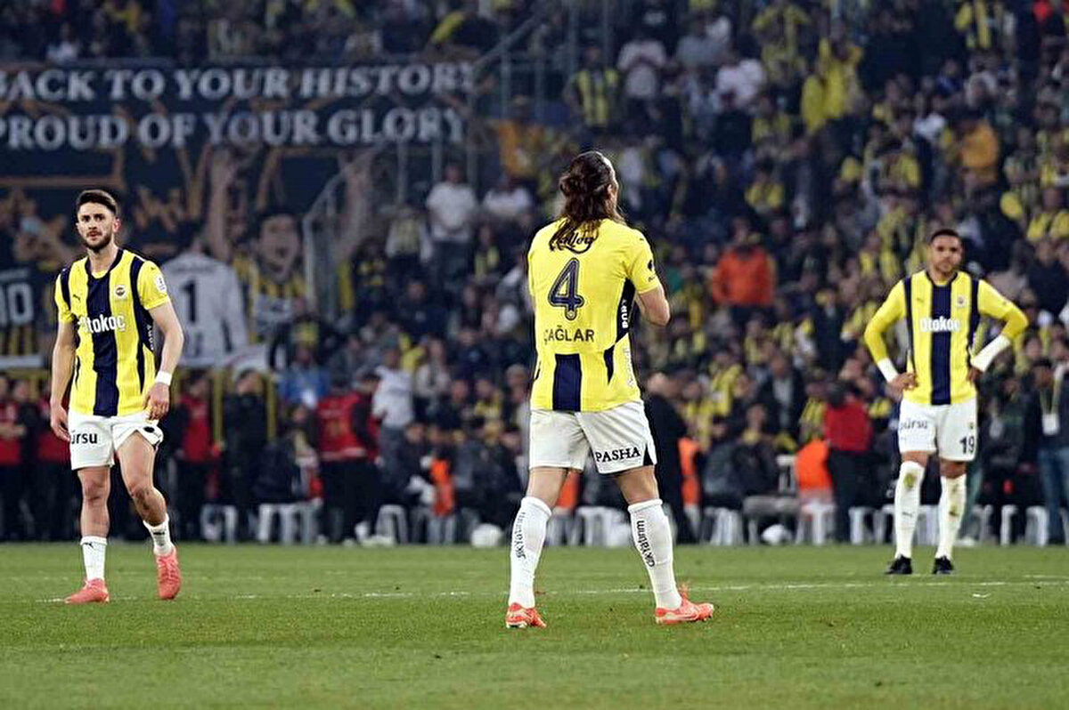 Derbiyi tribünden takip eden Afyoncu, paylaştığı fotoğrafın altında şu ifadelere yer verdi:<br>