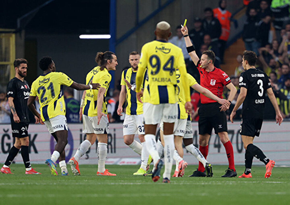 Fenerbahçe, Süper Lig'in 34. haftasında sahasında konuk ettiği Beşiktaş'a 1-0 mağlup oldu. <br>