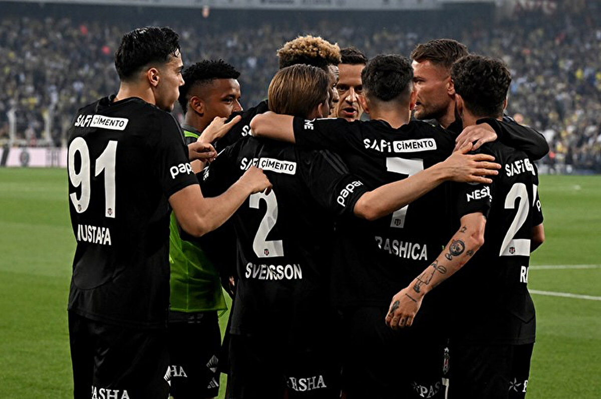 Süper Lig'de Fenerbahçe ile Beşiktaş arasında oynanan derbi Avrupa basınında geniş bir yer buldu.<br>