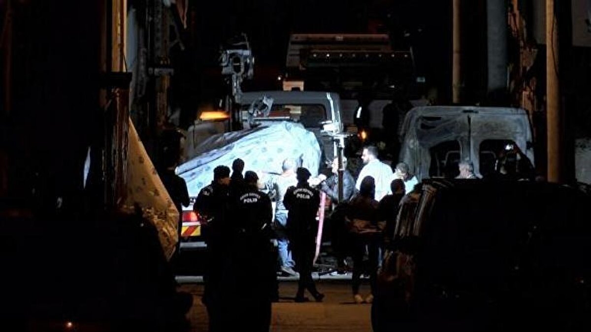 Bursa'da 25 Nisan 2022'de Yunuseli Havaalanı’ndan kalkışından kısa süre sonra irtibat sağlanamayan tek motorlu eğitim uçağı, Osmangazi ilçesi Bağlarbaşı Mahallesi Sarıgül Sokak'ta iki katlı bir binaya çarptıktan sonra evlerin arasına düşüp, parçalanarak alev aldı. Uçaktaki eğitmen pilot Furkan Otkum ile öğrenci pilot Murat Avşar hayatını kaybetti, 2 ev ile 2 araç hasar gördü. Uçağın eve çarpıp, sokağa düştükten sonra alev aldığı anlar, çevredeki güvenlik kameralarına yansıdı. Görüntülerde; sokakta yürüyen vatandaşların kaza öncesi ses duyarak kaçtıkları görüldü. Uçağın sokağa düştüğü sırada alev topunun yükselmesi ve kopan parçaların çevreye savrulması ile sokakta yürüyen 2 kişi şans eseri yara almadan kurtulduğu anlar görüntülere yansıdı. Çevreye yayılan uçak yakıtının saniyeler içinde tutuşmasıyla, sokak ve park halindeki 2 araç da alevler arasında kaldı.