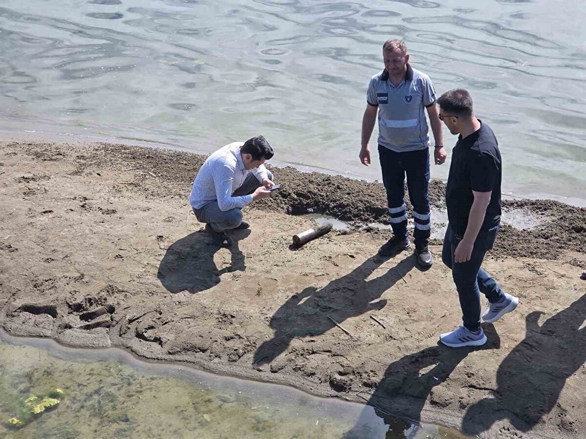 Olay yerine gelen bomba imha uzmanı ekipler top mermisini uzaktan fünye ile patlatarak etkisiz hale getirdi.