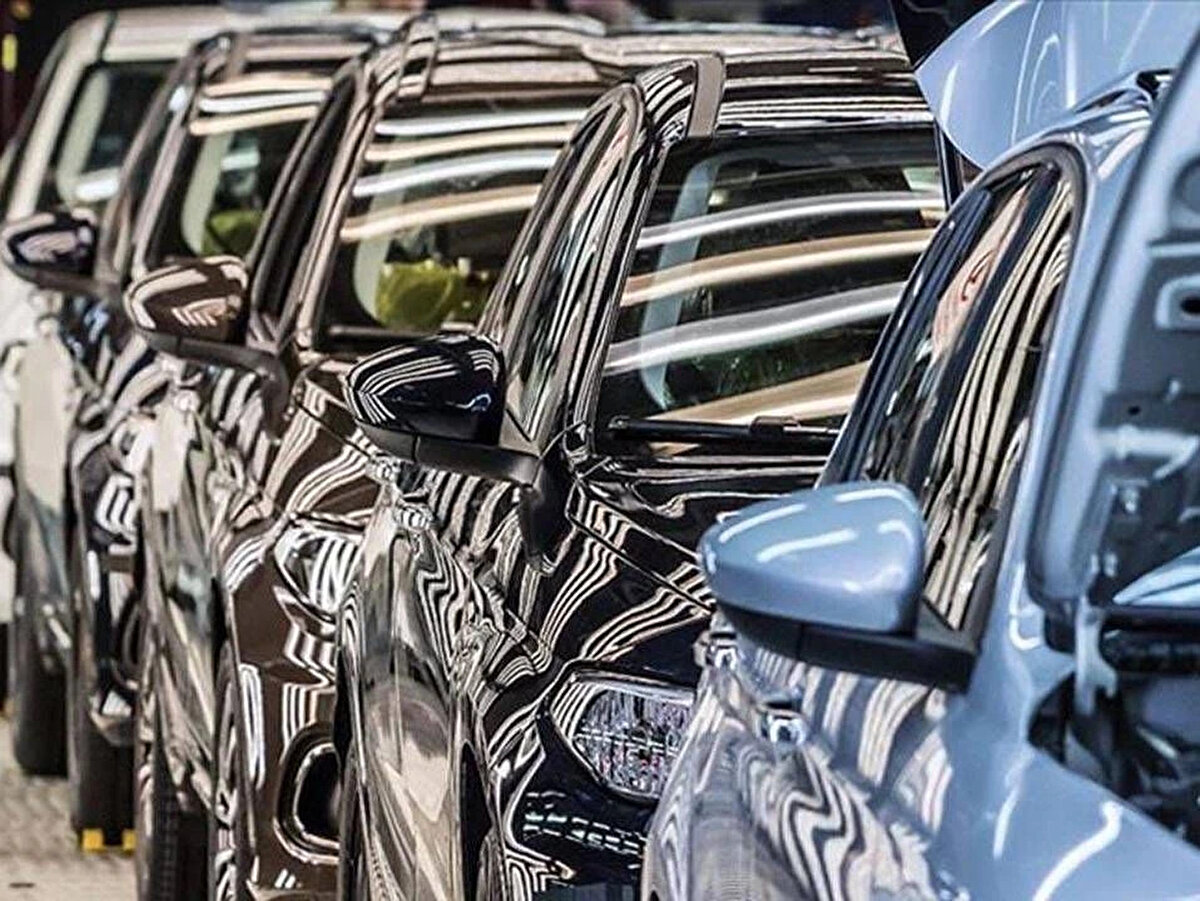 SERVİS VE SİGORTA MALİYETİ UYARISI<br><br>İkinci el araç piyasasında fiyat avantajı sağlansa da servis, bakım ve sigorta giderleri de ekstra maliyet oluşturuyor.