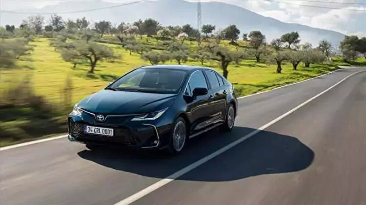 TOYOTA<br><br> <br><br> <br><br>Corolla- 1.625.000 - 2.032.000 TL<br><br> <br><br>Corolla Hybrid- 2.164.000 - 2.290.000 TL<br><br> <br><br>Corolla Cross Hibrit- 2.075.000 - 2.594.000 TL<br><br> <br><br>C-HR Hibrit- 2.289.000 TL<br><br> <br><br>Corolla HB Hibrit- 1.819.000 - 2.081.500 TL<br><br> <br><br>Yaris Cross Hibrit- 1.893.000 - 2.321.000 TL<br><br>