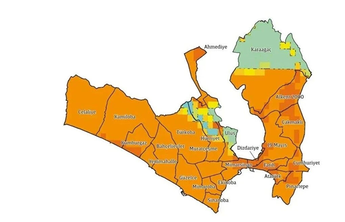 BÜYÜKÇEKMECE<br><br>Büyükçekmece’deki binaların %42’sinin hasar görmeyeceği, 22 bin 700 binanın hafif hasar göreceği ya da hiç hasar almayacağı tahmin ediliyor. Binaların %30’unun hafif, %21’inin orta, %5’inin ağır, %2’sinin çok ağır hasar görmesi bekleniyor. Orta ve üstü hasar görecek bina sayısı 8 bin 700, acil barınma ihtiyacı yaşayacak kişi sayısı 73 bin.