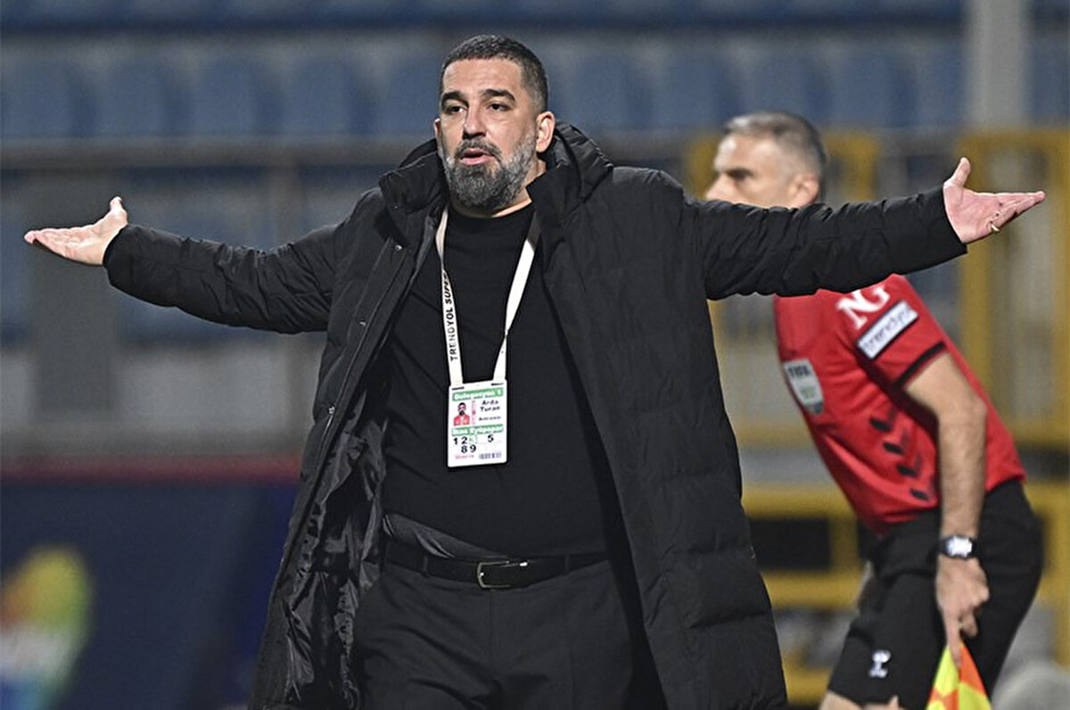 Arda Turan, Eyüpspor'un başında çıktığı 81 maçta 1.80'lik puan ortalaması tutturdu.<br>