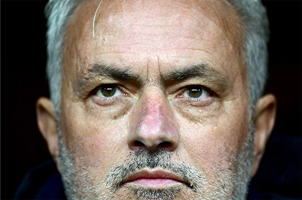 Fenerbahçe'de tartışmaların odağında yer alan Jose Mourinho için Suudi Arabistan kulüpleri bastırıyor.<br>