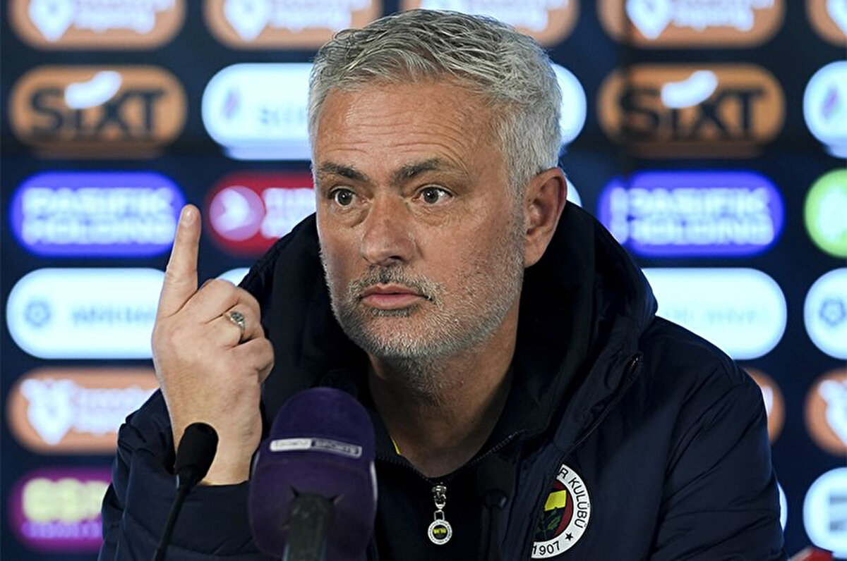 Jose Mourinho, Fenerbahçe'ye gelmeden aylar önce yaptığı açıklamada bir gün Suudi Arabistan'a gideceğini belirtmişti.<br>