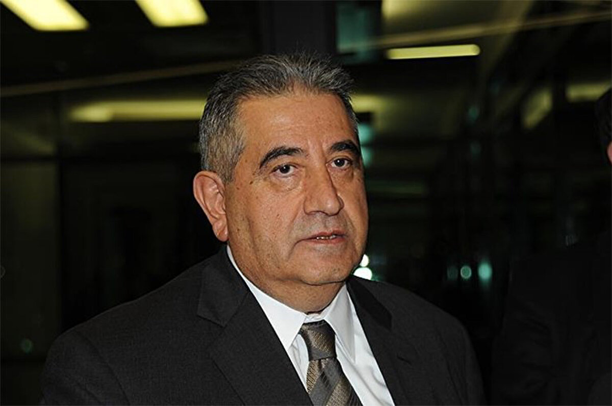 "Cuma gününü bekleyin, yol haritamı açıklayacağım. Artık sözün bittiği yerdeyiz. Ali Koç'un gitme vakti çoktan geldi, geçiyor bile.<br>