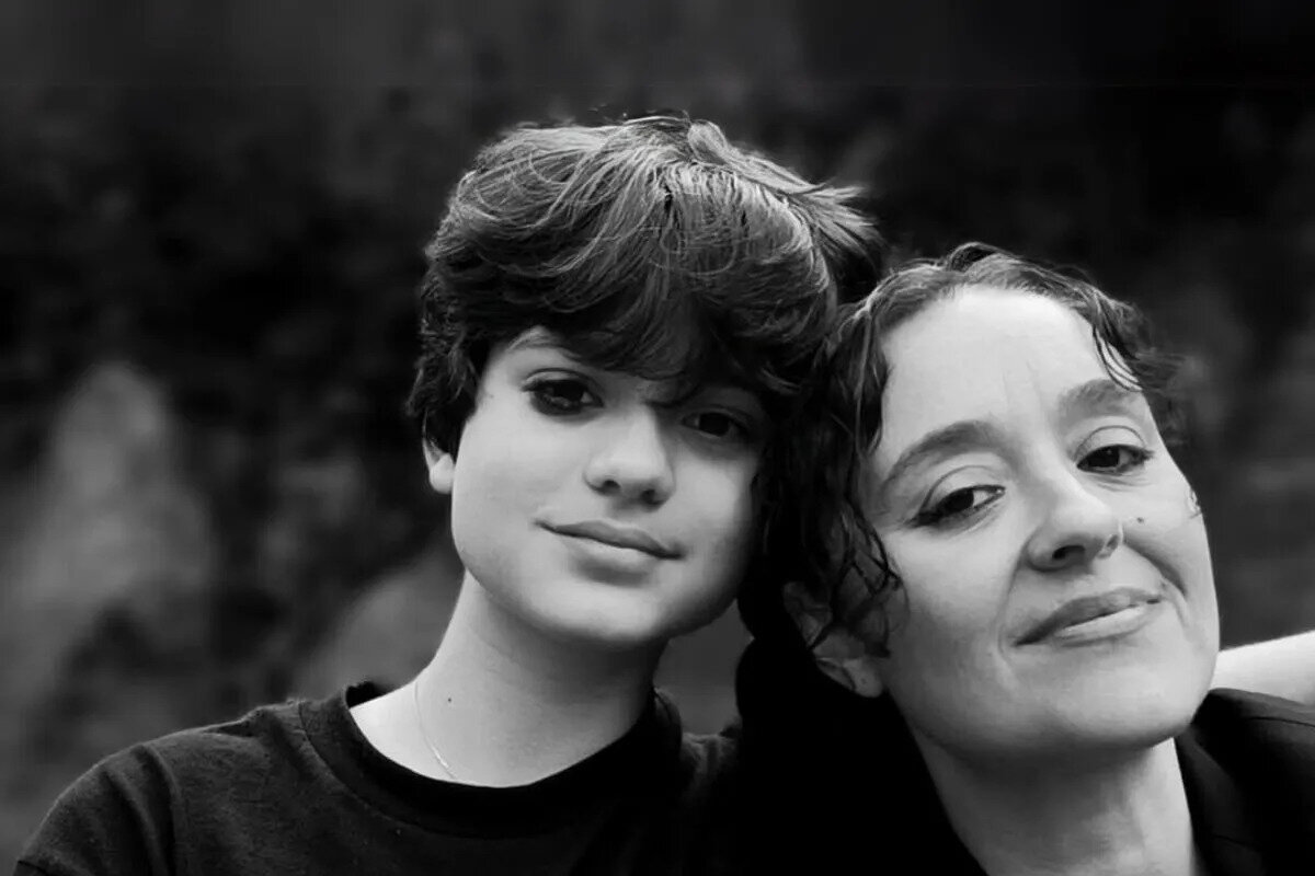 İstanbul Kadıköy'de 24 Ocak'ta kaykay malzemesi almak için pazara giden 15 yaşındaki Mattia Ahmet Minguzzi'nin uğradığı bıçaklı saldırıya ilişkin yeni güvenlik kamerası görüntüleri kamuoyuyla paylaşıldı.