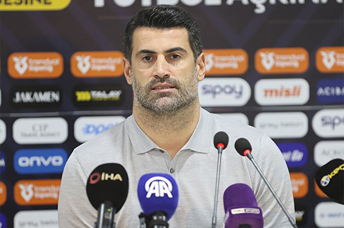 Volkan Demirel, Asist Analiz YouTube kanalında Fenerbahçe-Beşiktaş derbisine ilişkin değerlendirmelerde bulundu. Demirel, Fred'in Ole Gunnar Solskjaer ile olan samimi diyaloğu ile ilgili ise dikkat çeken ifadeler kullandı. Volkan Demirel'in açıklaması şöyle:<br>