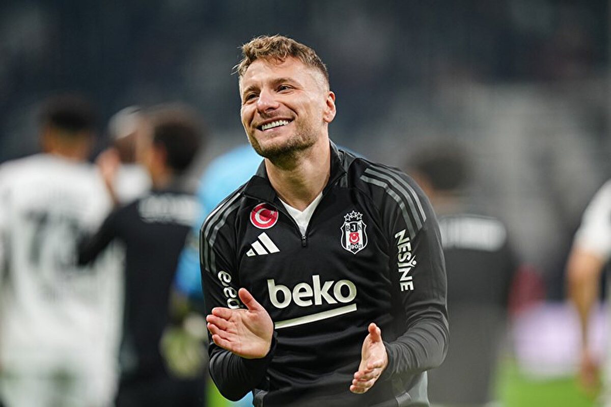 Beşiktaş'ın sezon başında transfer ettiği ve 2 yıllık sözleşme imzaladığı 35 yaşındaki Ciro Immobile, siyah-beyazlılarda tartışmaların odağında.<br>