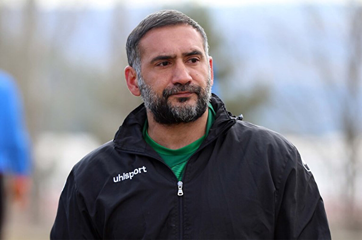 DHA'nın haberine göre Ümit Karan, "sarkıntılık düzeyinde basit cinsel saldırı" suçlamasıyla yargılandığı davada Bakırköy Asliye Ceza Mahkemesi tarafından verilen beraat kararı, İstanbul Bölge Adliye Mahkemesi 20. Ceza Dairesi tarafından kaldırıldı. Yerel mahkemenin kararını bozan daire, Karan’a 1 yıl 8 ay hapis cezası verilmesine hükmetti. Cezası onaylanan Ümit Karan, Metris Cezaevi'ne gönderildi.<br>